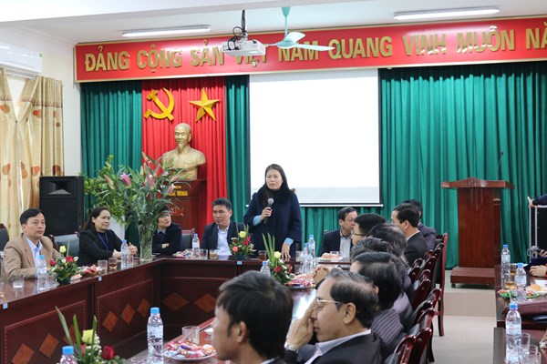 Đại diện PGD Long Biên phát biểu trong buổi giao lưu với PGD Ứng Hòa.JPG